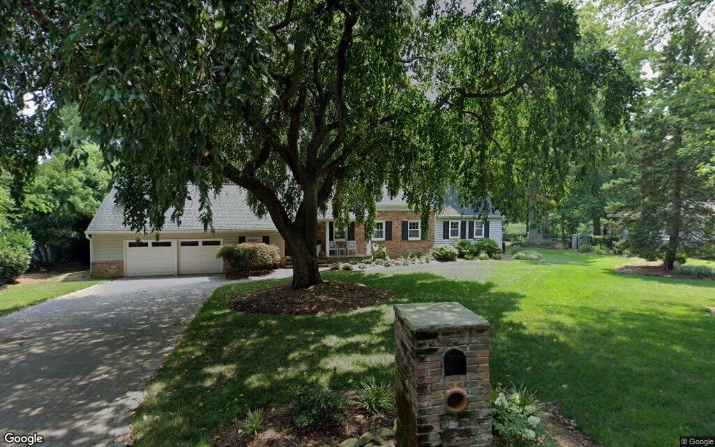 $1.7 million, single-family house at 2114 Bay Front Terrace