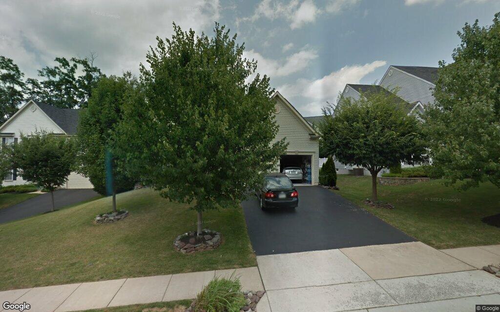 $750,000, detached house at 10560 Hounslow Drive