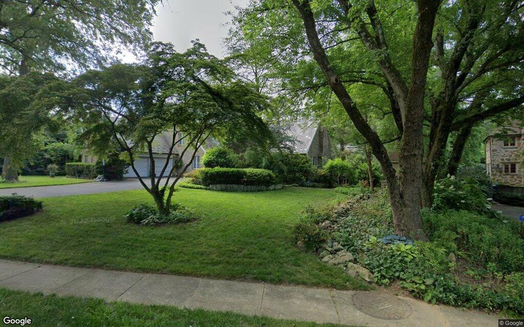 $805,000, single-family home at 1 Bellemore Road