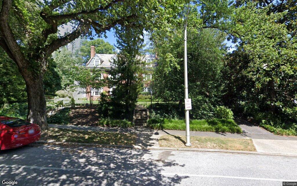 $720,000, townhouse at 608 West University Parkway