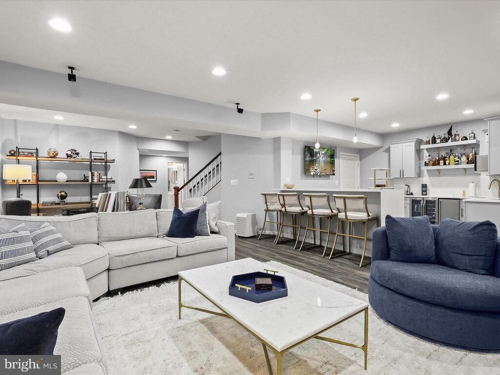 7619 Mulberry Street