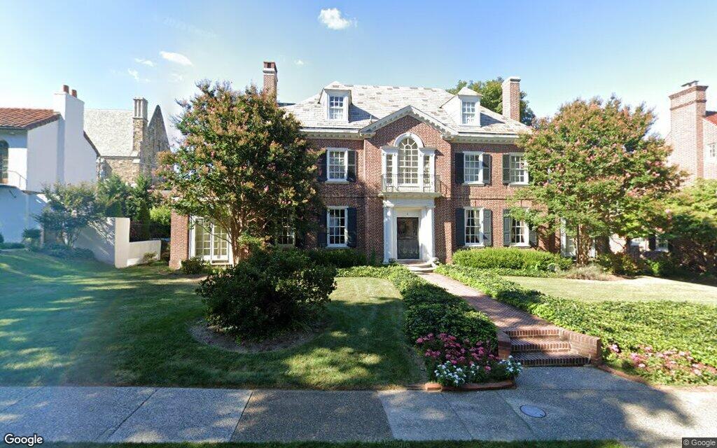$775,000, single-family home at 4 Saint Martins Road