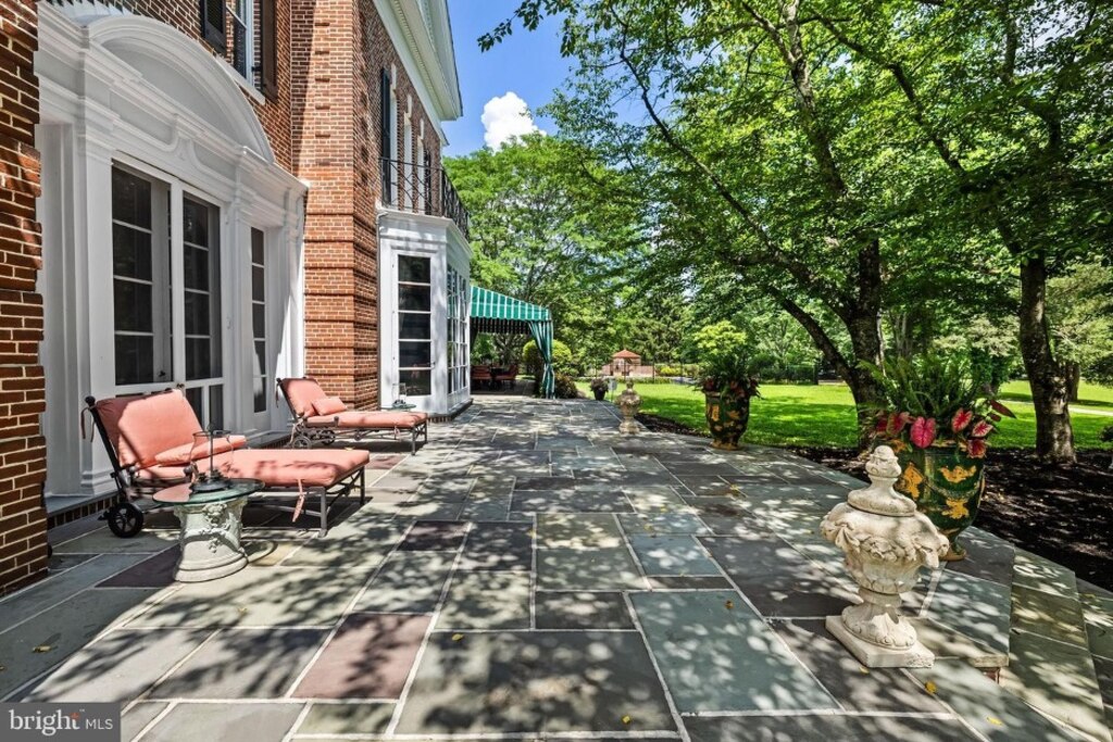 16 Merry Hill Court