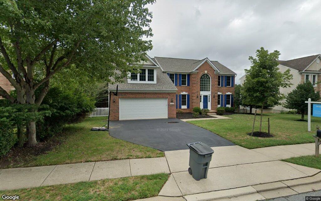 $810,000, detached house at 2809 Thornbrook Road