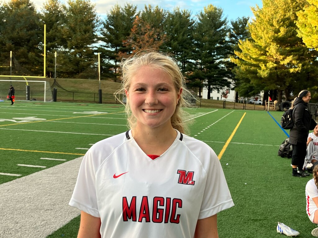 Senior striker Payton Schenning scored both goals in No. 3 Mercy’s 2-0 victory over top-ranked John Carroll on Wednesday afternoon in chilly Bel Air. The Magic wrapped up the top seed in the upcoming IAAM A Conference playoffs with the win.