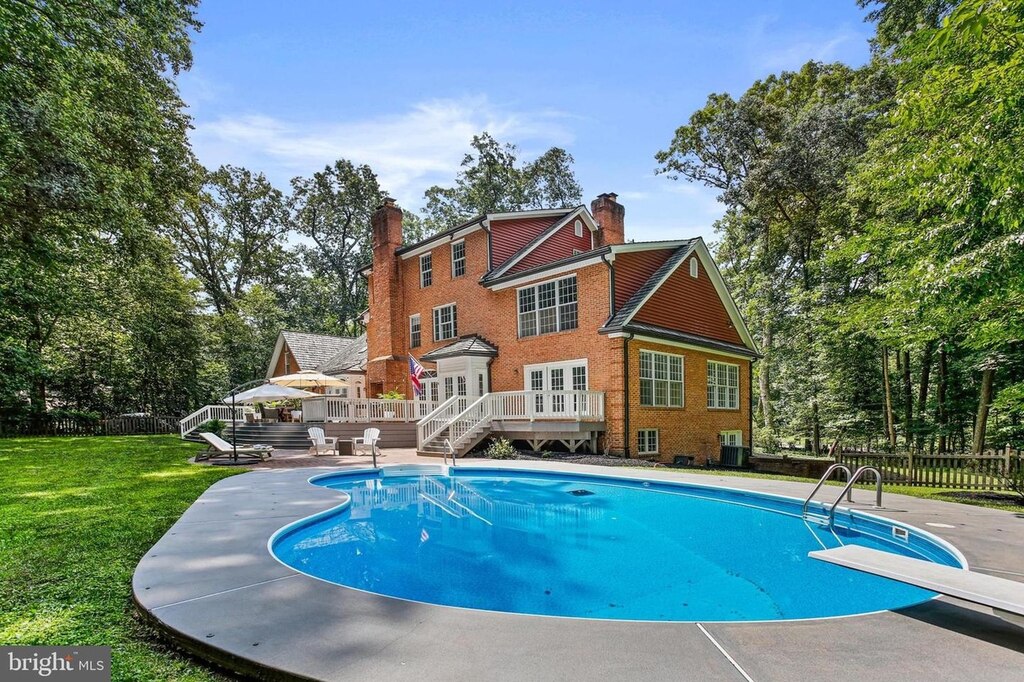 12658 Golden Oak Drive.