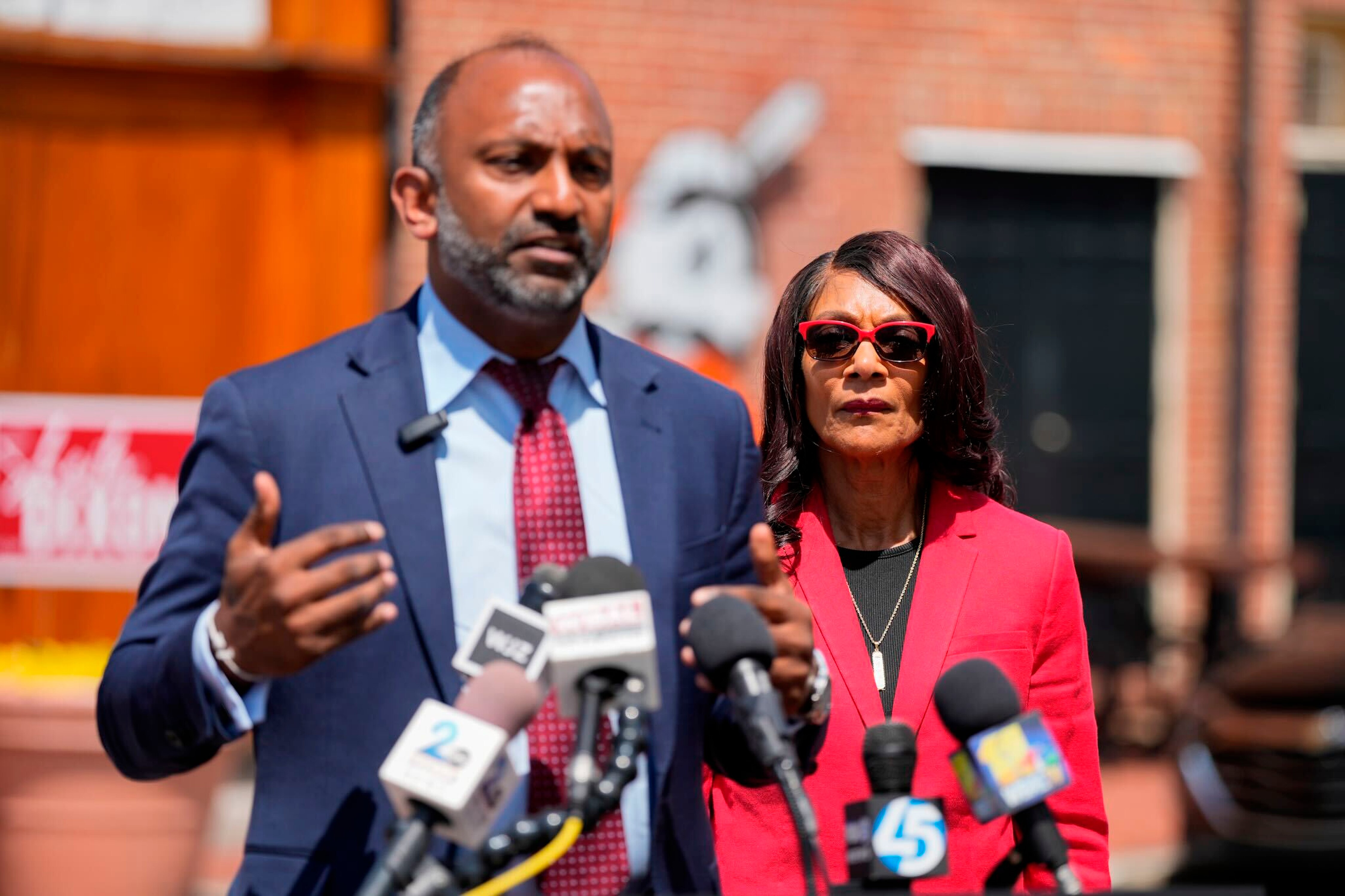 One day after  the Banner/WJZ/WYPR mayoral debate at the University of Baltimore’s H. Mebane Turner Learning Commons, Attorney Thiru Vignarajah drops out of the mayoral race and endorses former mayor Sheila Dixon.