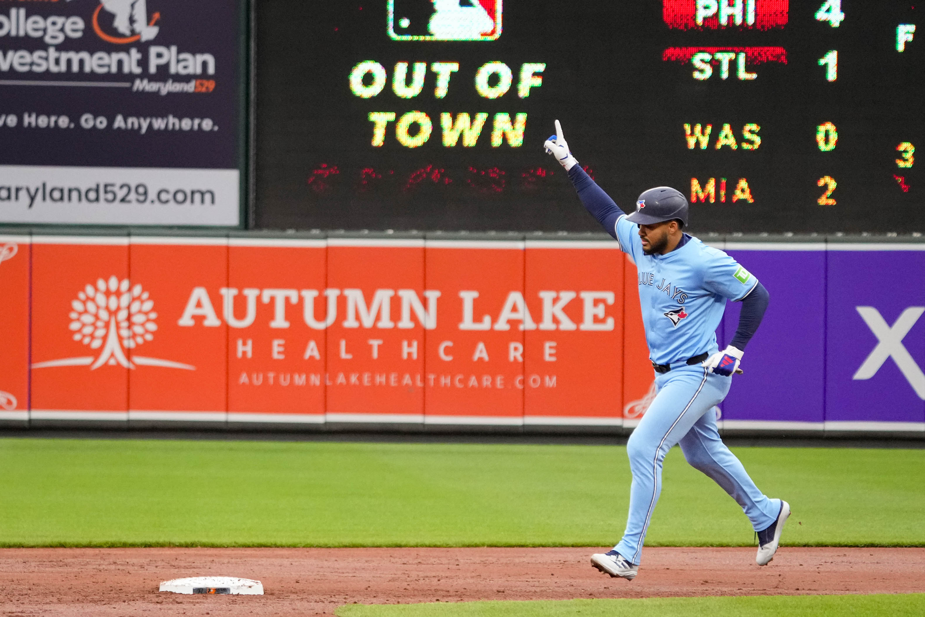 Anthony Santander of the Blue Jays rounds the bases after his home run Saturday at Camden Yards.