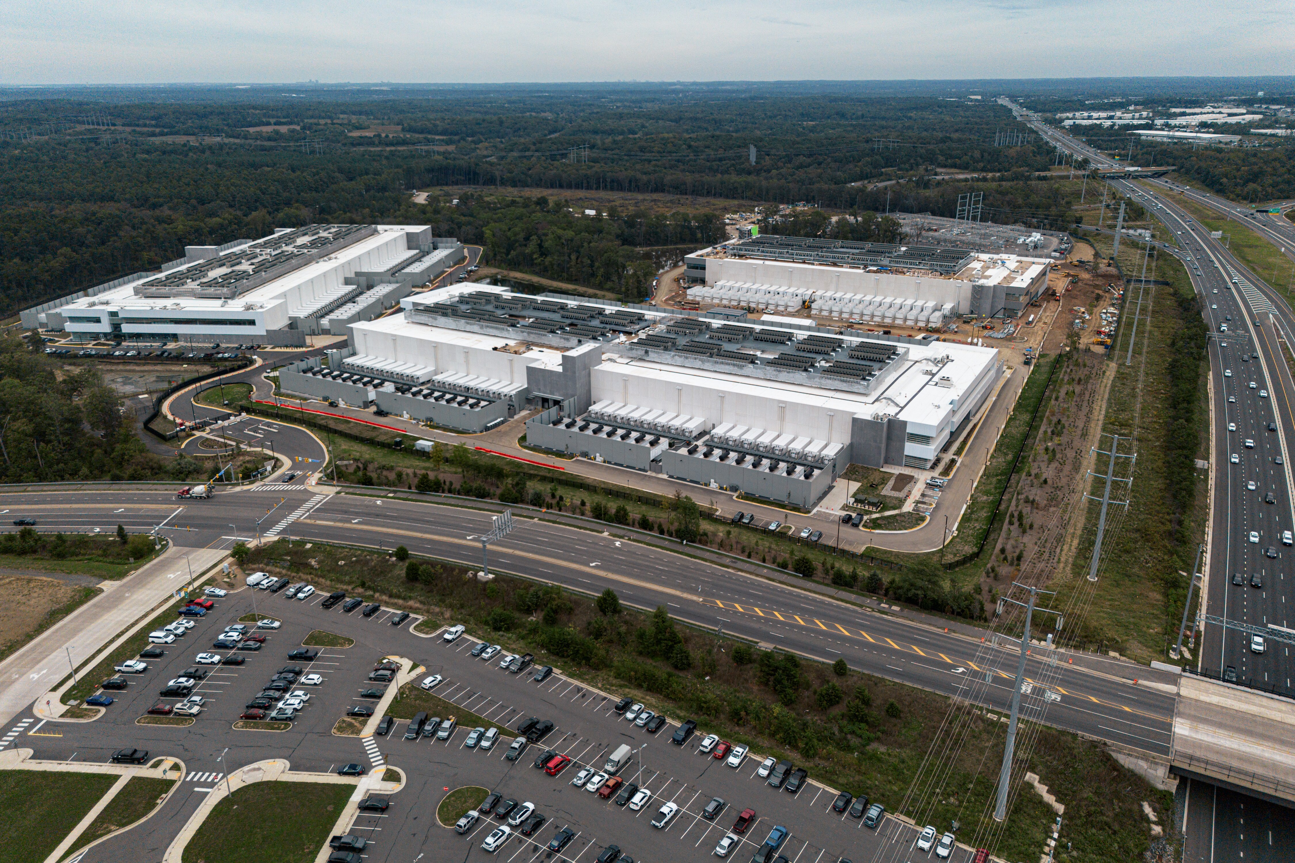 The 503,000-square-foot 72MW Corscale Data Center is the first of five planned data centers to be opened by Corscale in the Gainesville Crossing Data Campus in Gainesville, Virginia.