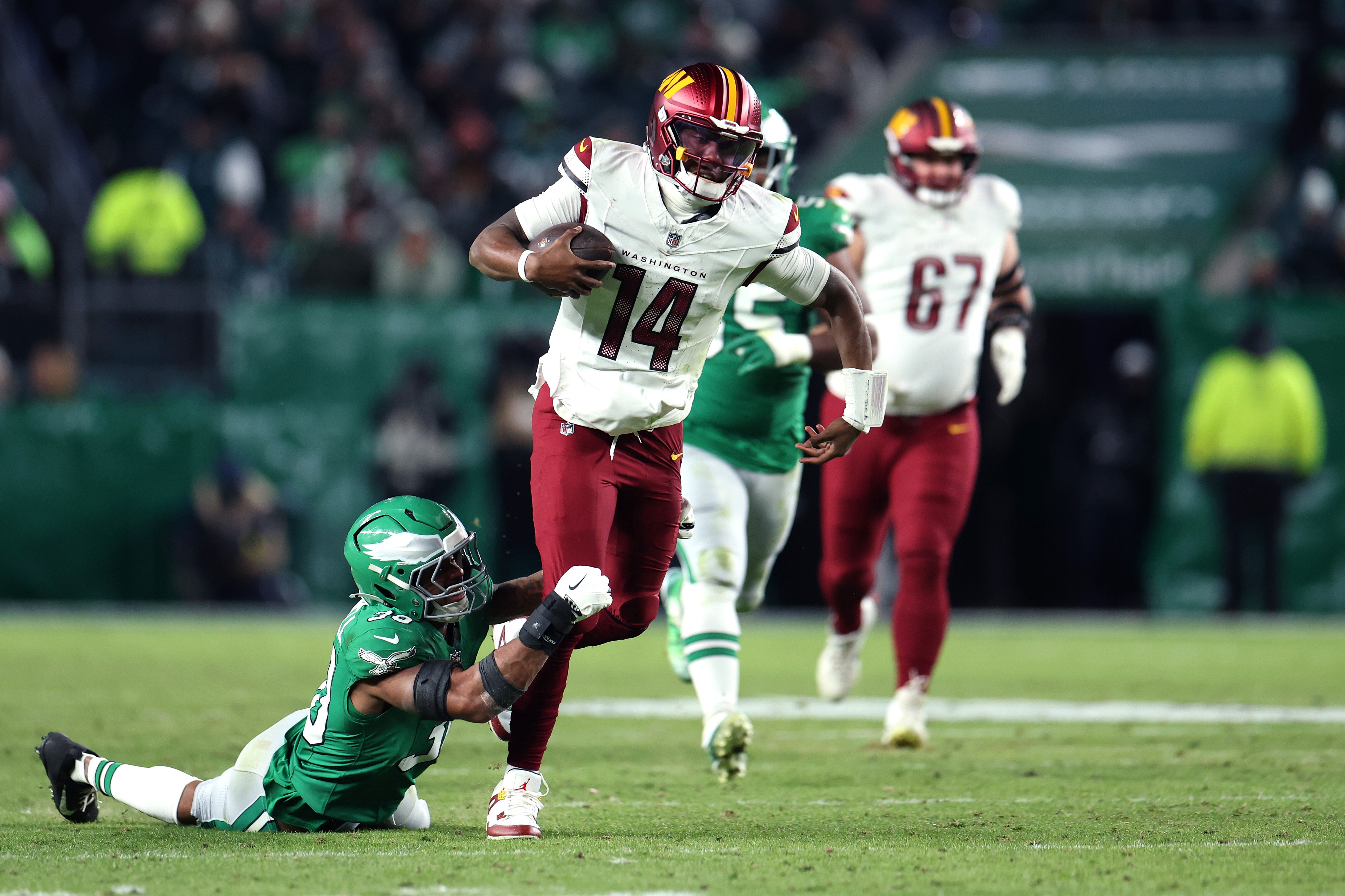 Commanders quarterback Josh Johnson had rushing and passing touchdowns in the fourth quarter of Sunday’s 24-17 win at Philadelphia.