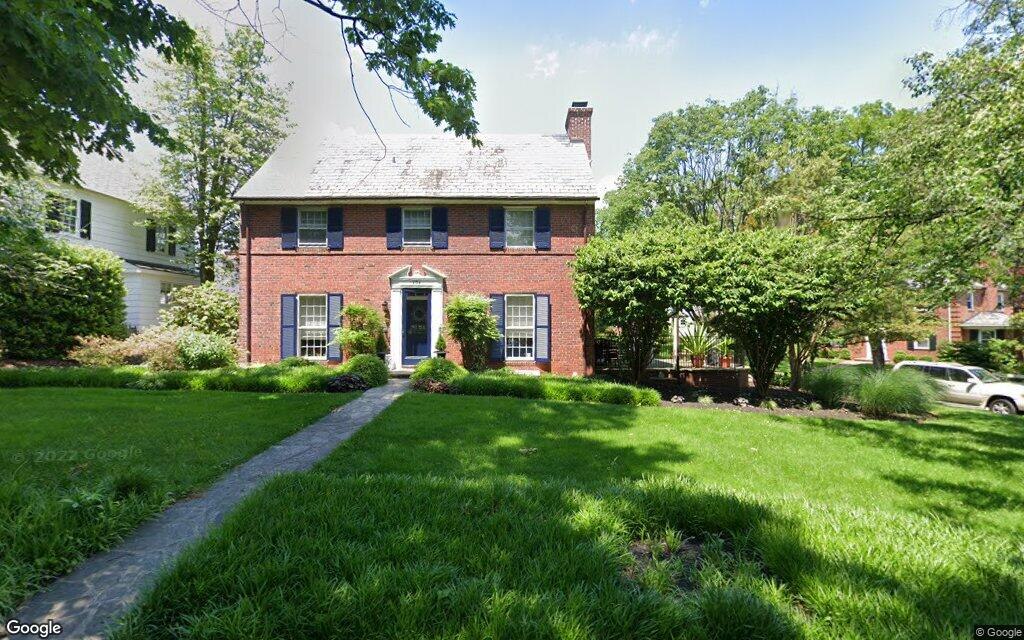 $830,000, detached house at 206 Taplow Road