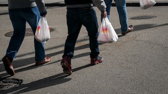 NEW YORK, NY - JANUARY 15: People carry plastic bags during the lunch hour in Lower Manhattan, January 15, 2019 in New York City. New York Governor Andrew Cuomo is planning to push for a statewide ban on single-use plastic shopping bags as part of his 2019 budget, which he is scheduled to introduce in Albany on Tuesday.