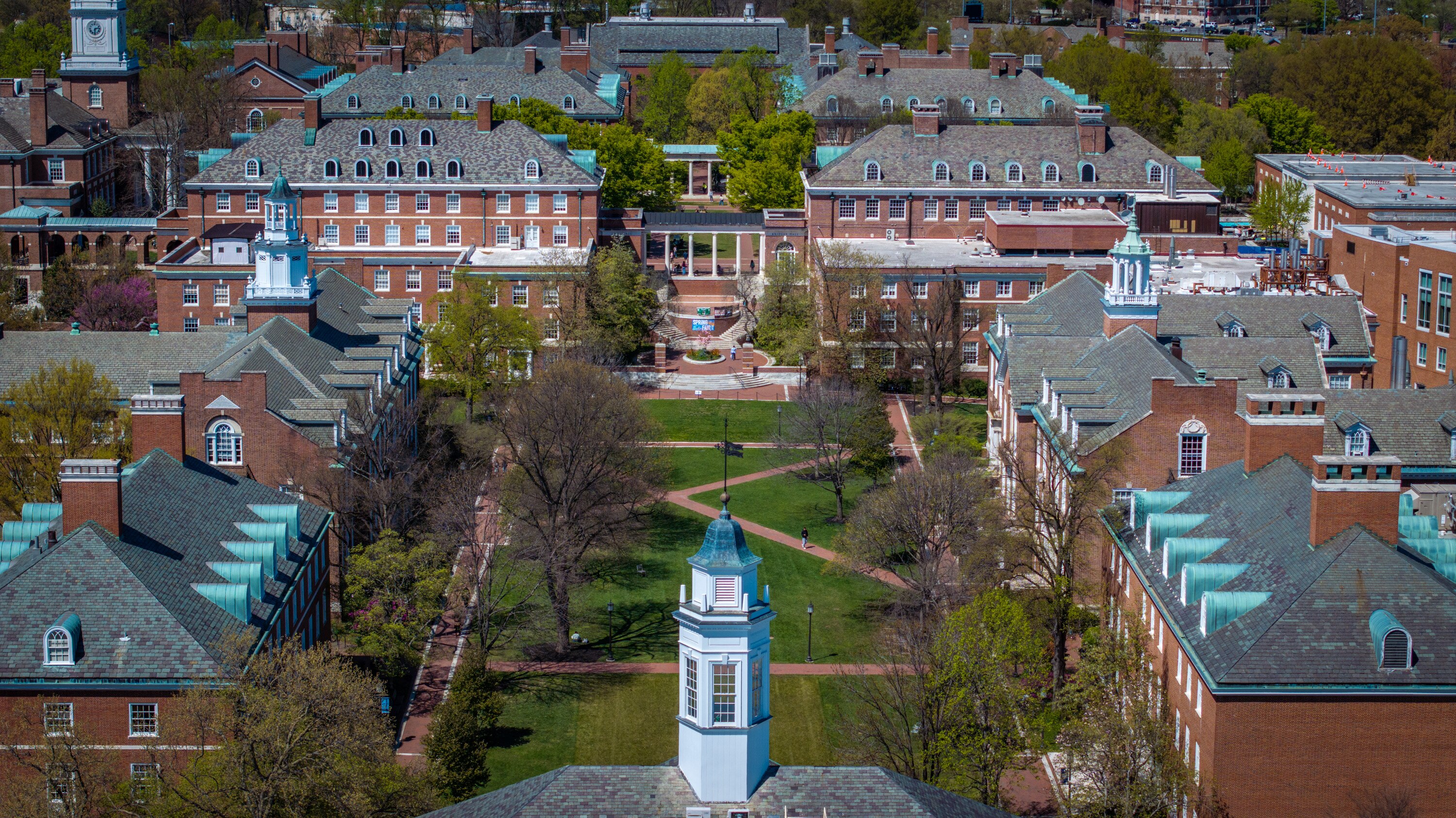University President Ron Daniels announced Thursday that Johns Hopkins will guarantee free tuition for undergraduate students whose families earn less than $200,000 a year.