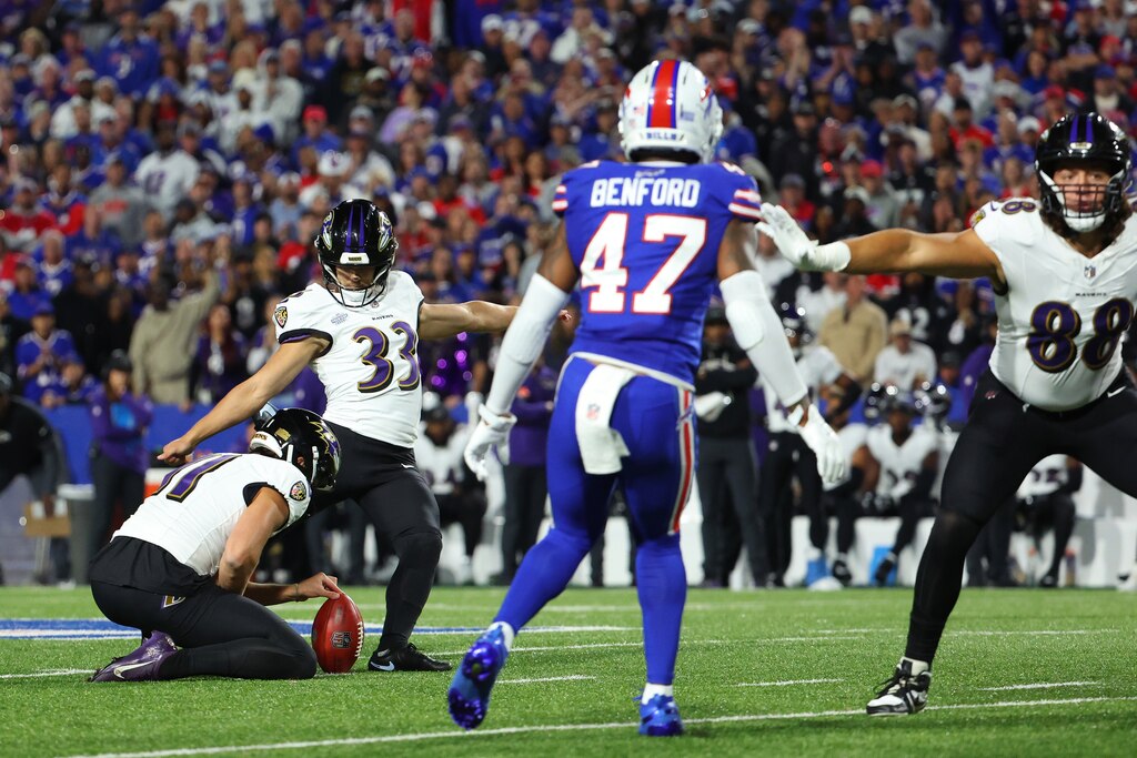 ORCHARD PARK, NEW YORK - SEPTEMBER 07: Tyler Loop #33 of the Baltimore Ravens kicks a field goal against the Buffalo Bills during the second quarter at Highmark Stadium on September 07, 2025 in Orchard Park, New York.