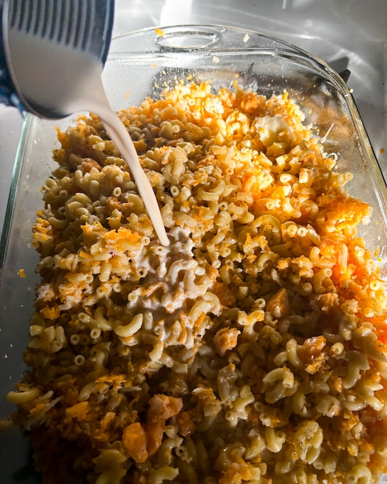 Columnist Leslie Gray Streeter prepares Macaroni and Cheese.