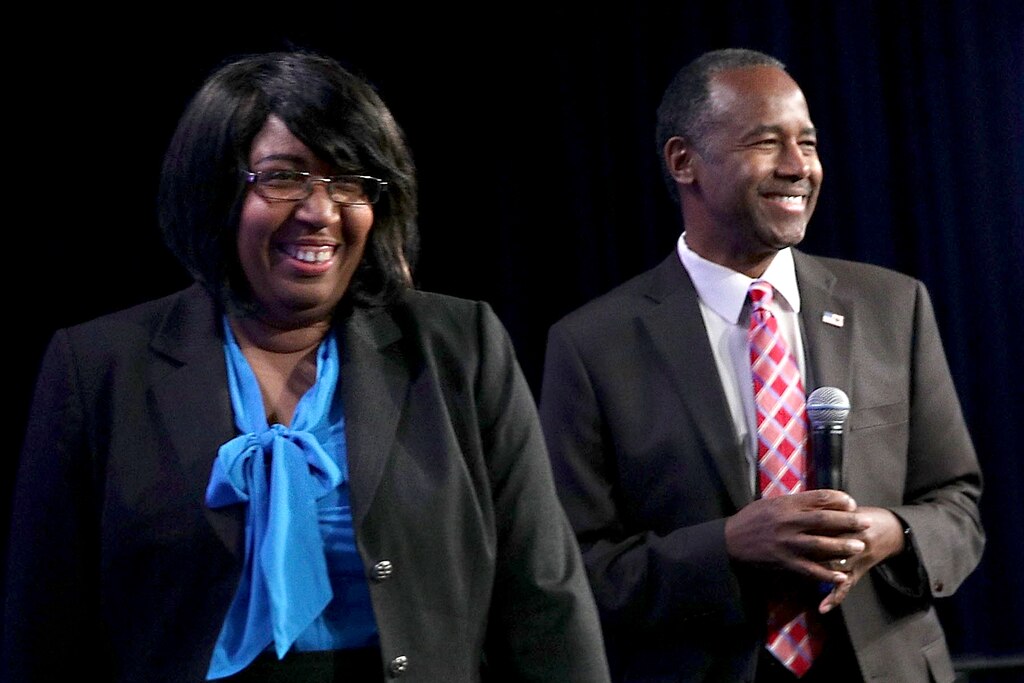 WASHINGTON, DC - MARCH 06:  U.S. Housing and Urban Development (HUD) Secretary Ben Carson and his wife Candy Carson walk on stage prior to his address to his employees March 6, 2017 in Washington, DC. Secretary Carson addressed HUD employees the first time since he took office.