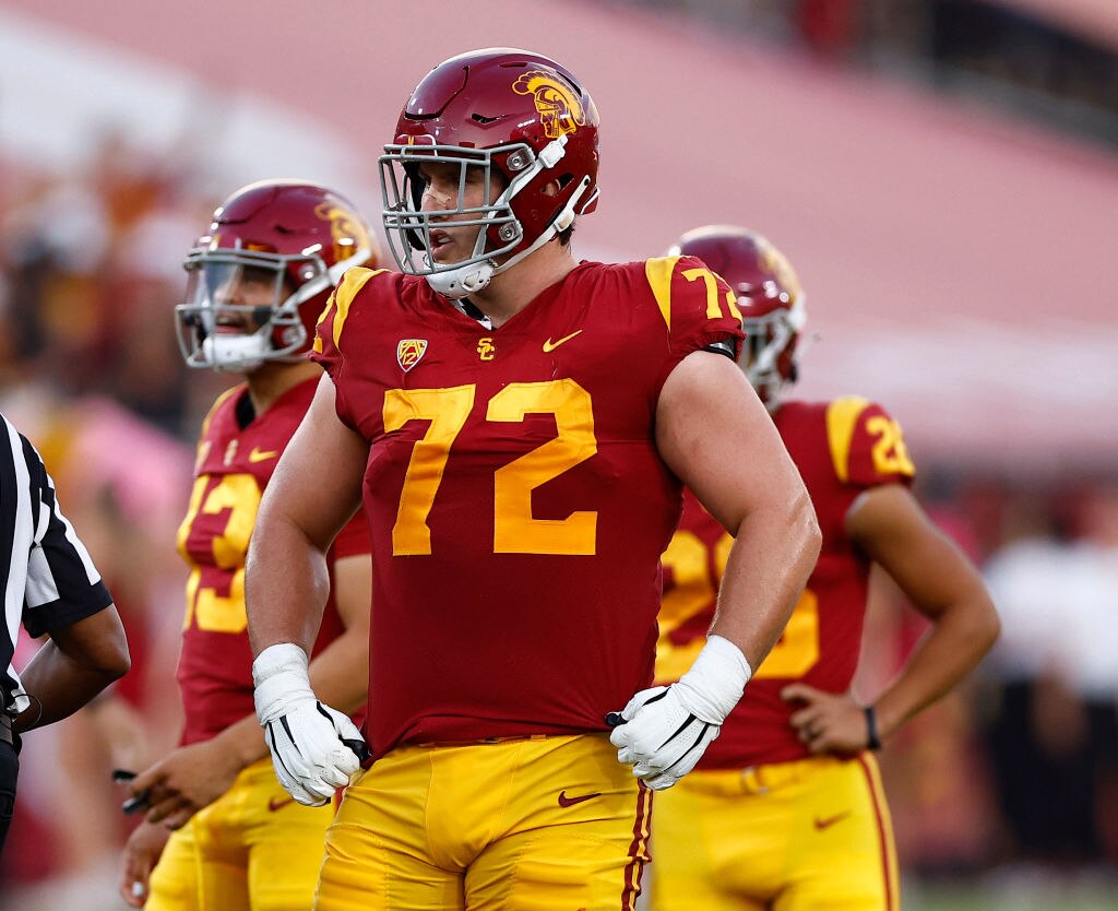 LOS ANGELES, CALIFORNIA - OCTOBER 08:   Andrew Vorhees #72 of the USC Trojans in the second quarter at United Airlines Field at the Los Angeles Memorial Coliseum on October 08, 2022 in Los Angeles, California. (Photo by Ronald Martinez/Getty Images)